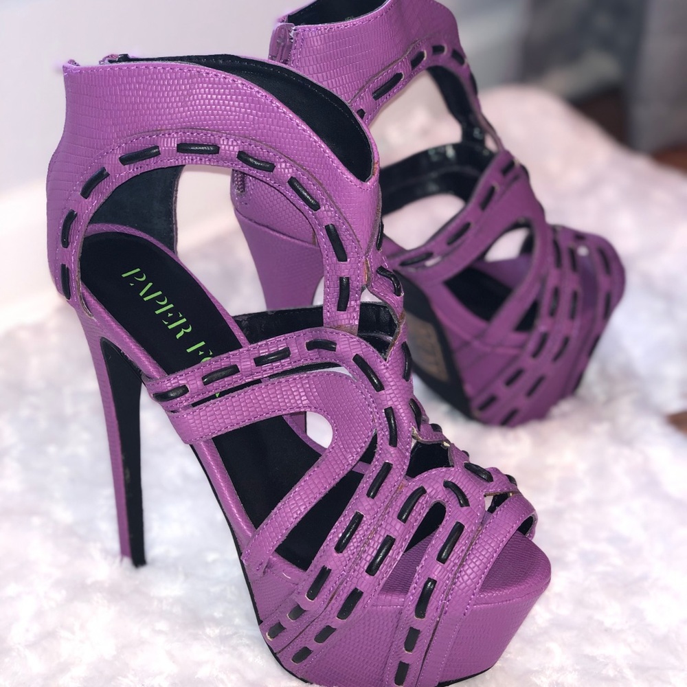 Heels - Picture 3 of 3